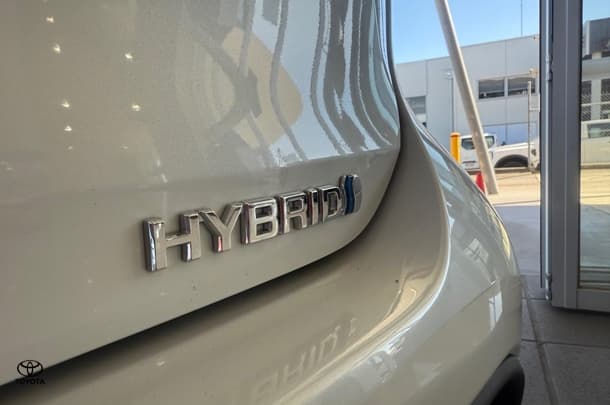 2024 Toyota Kluger Hybrid GX AWD image 9