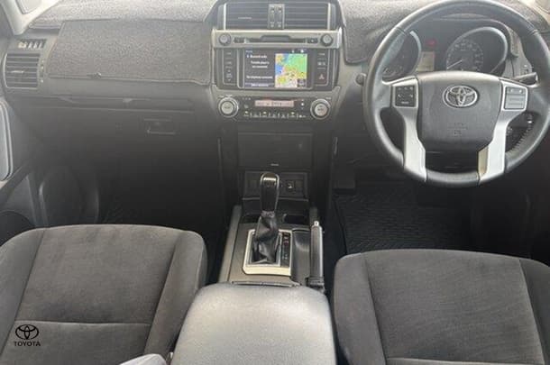 2016 Toyota Prado GXL image 8