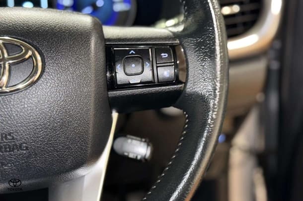 2019 Toyota Hilux SR5 image 19