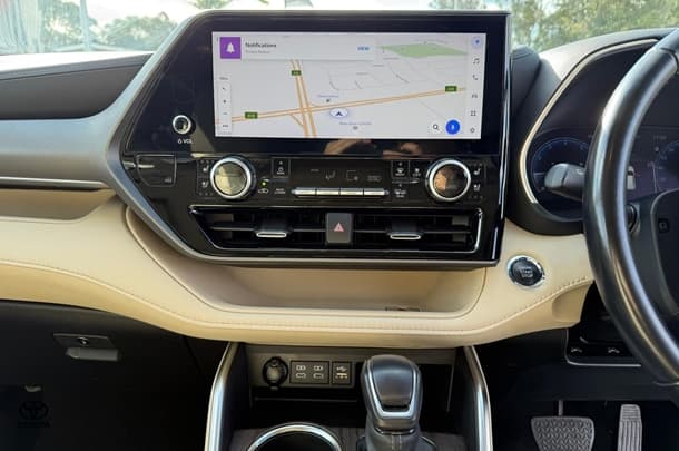 2023 Toyota Kluger 4x2 GRANDE image 13