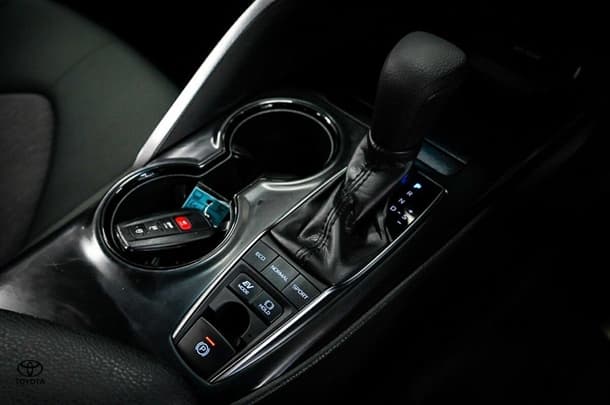 2020 Toyota Camry Hybrid Ascent image 22