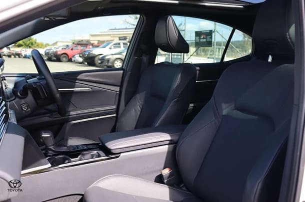 2024 Toyota Camry Hybrid SL image 13