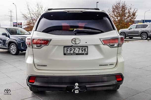 2016 Toyota KLUGER AWD GRANDE image 6