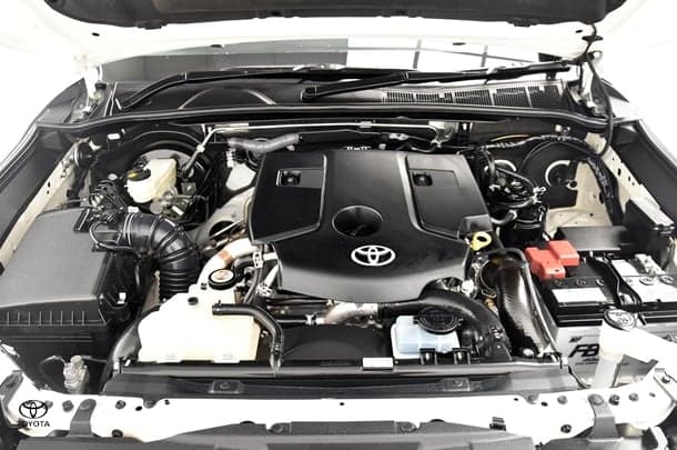 2024 Toyota Hilux 4x4 SR5 image 20