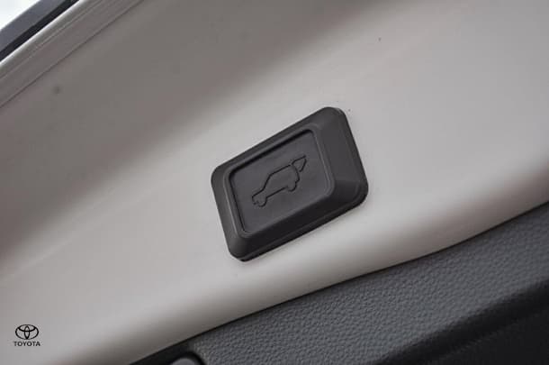 2021 Toyota RAV4 Hybrid Cruiser-AWD image 10