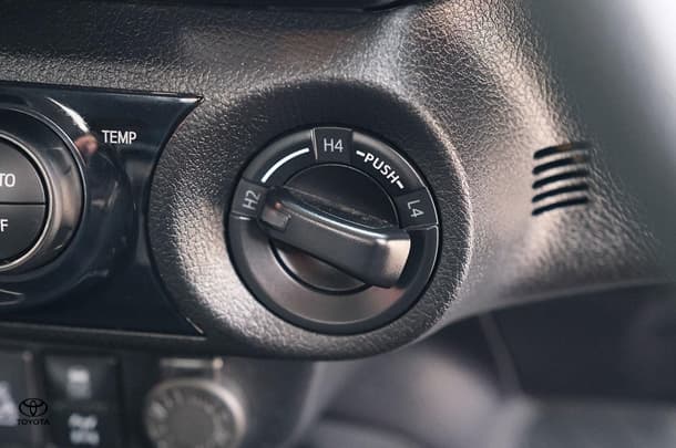 2022 Toyota Hilux SR5 image 21