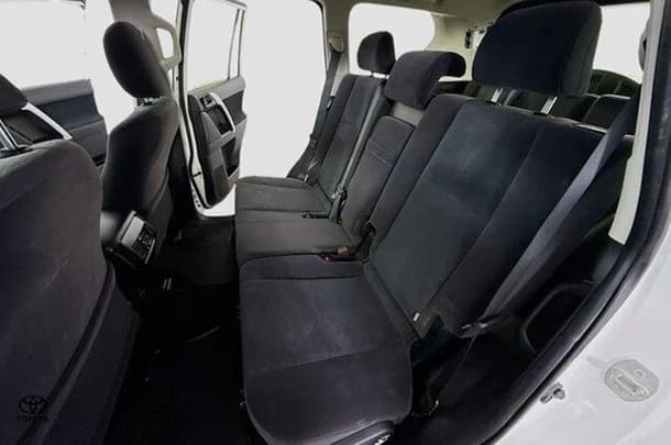 2020 Toyota Prado GX image 17