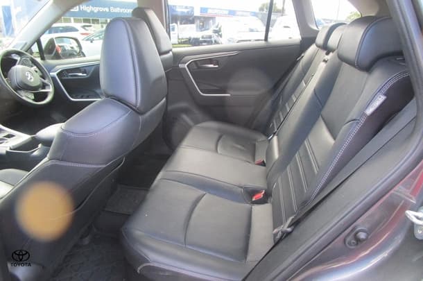 2022 Toyota Rav4 Hybrid Cruiser 2WD image 12