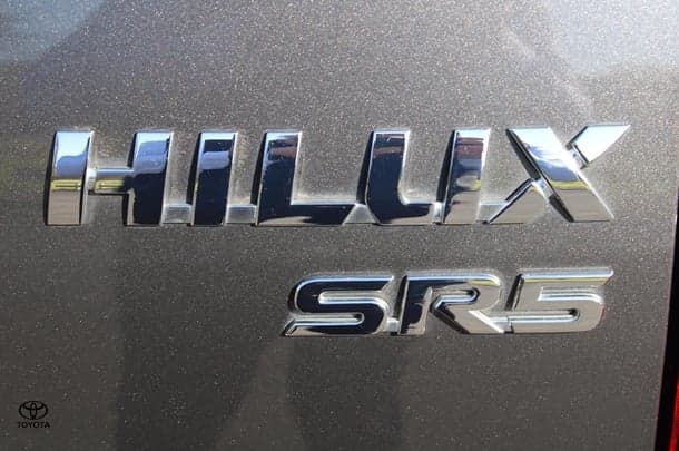 2023 Toyota Hilux 4x4 SR5 image 13
