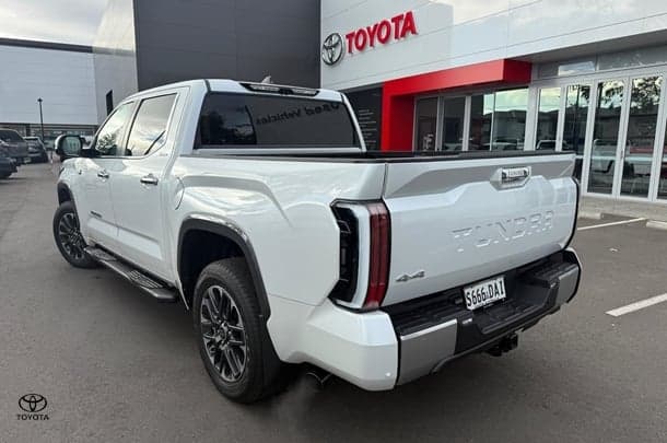 2023 Toyota Tundra Limited image 3