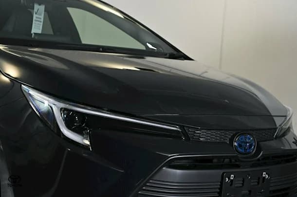 2022 Toyota Corolla Sedan Hybrid ZR image 5