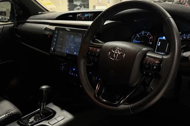 2022 Toyota Hilux 4x4 Rugged X image 14