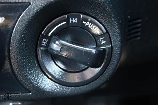 2023 Toyota Hilux 4x4 SR5 image 29