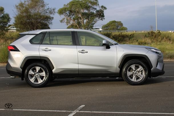 2023 Toyota RAV4 Hybrid GX AWD image 6