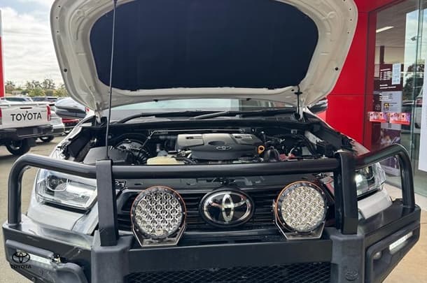 2020 Toyota Hilux SR5 image 10