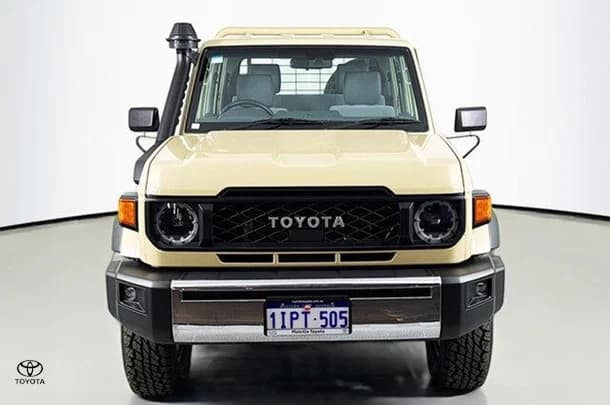 2024 Toyota LANDCRUISER MILITARY GXL image 2