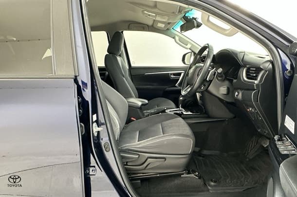 2021 Toyota Fortuner GXL image 15