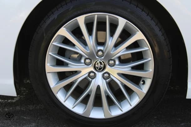 2019 Toyota Camry Hybrid SL image 39