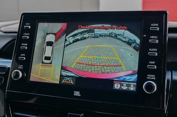 2021 Toyota Camry Hybrid SL image 21