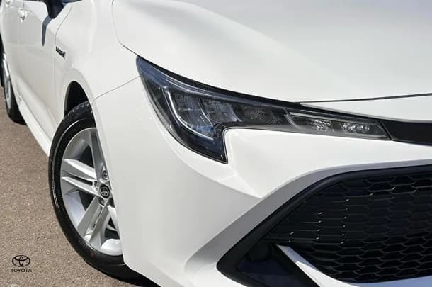 2022 Toyota Corolla Hatch Hybrid Ascent Sport image 3