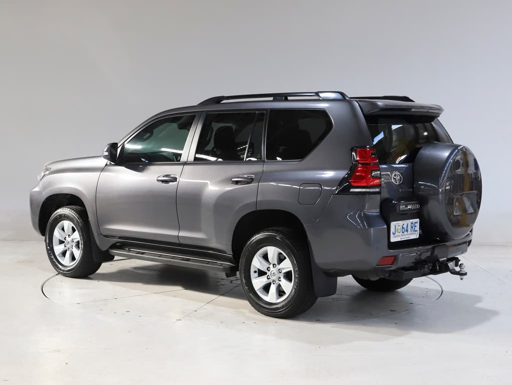 2021 Toyota Prado GXL image 5