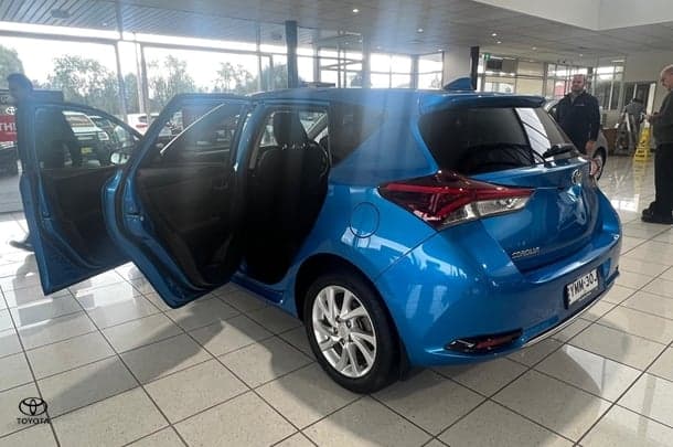 2017 Toyota COROLLA Ascent Sport image 12