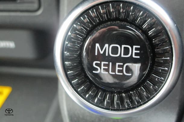 2024 Toyota Prado VX image 25
