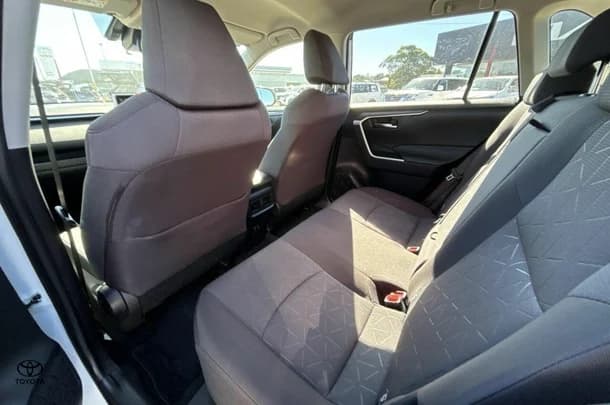 2021 Toyota RAV4 GXL-2WD image 14