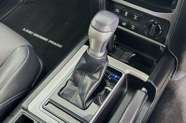 2023 Toyota Prado VX image 16