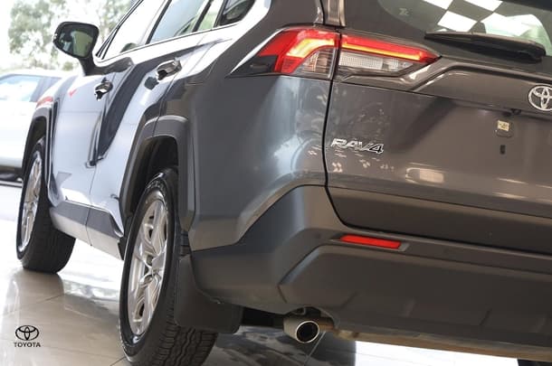 2022 Toyota RAV4 GX-2WD image 7