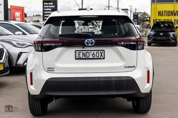 2020 Toyota Yaris Cross Hybrid GX image 6