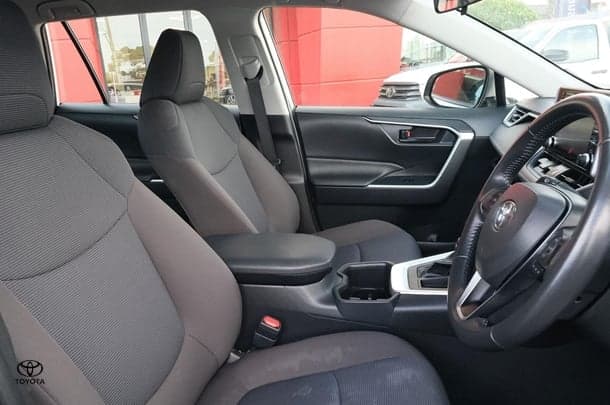 2022 Toyota RAV4 GX-2WD image 13
