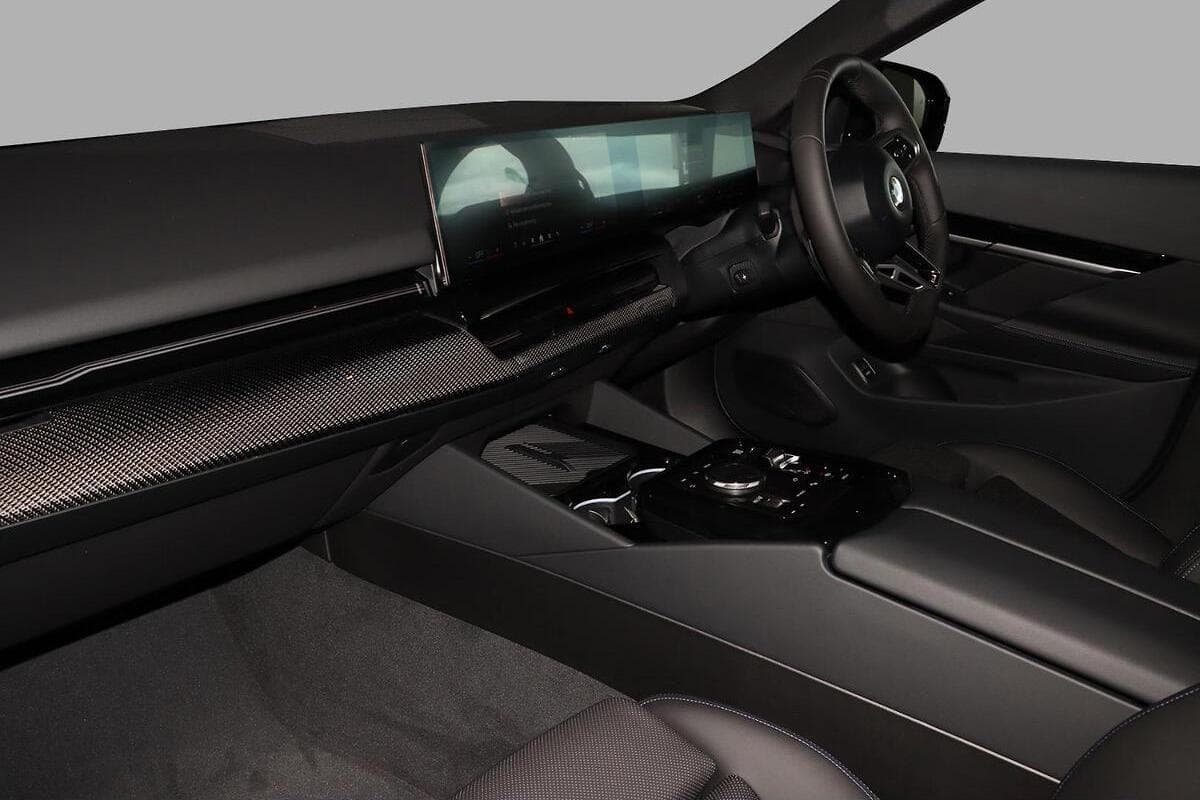2025 BMW 5 Series 520i M Sport G60 Auto image 8