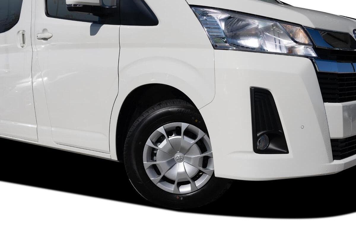 2025 Toyota Hiace LWB Auto image 7