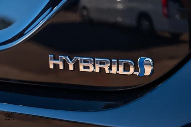 2023 TOYOTA Camry Hybrid SX image 28