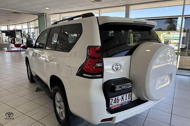 2022 Toyota Prado GXL image 12