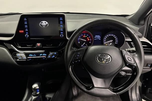 2023 Toyota C-HR GXL AWD image 15