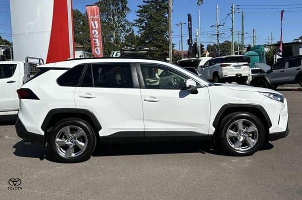 2021 Toyota RAV4 GXL-2WD image 5