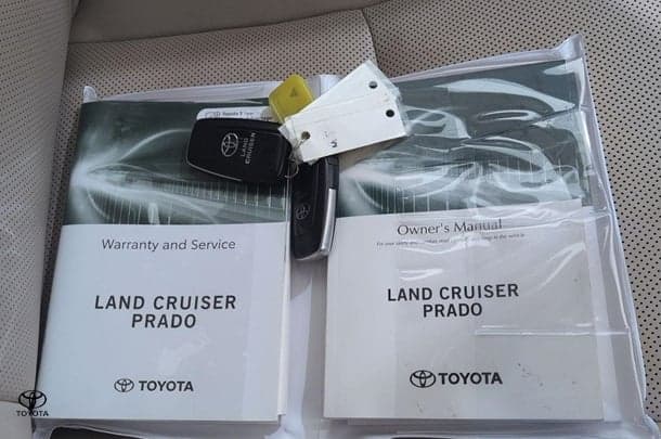 2022 Toyota Prado Kakadu image 5