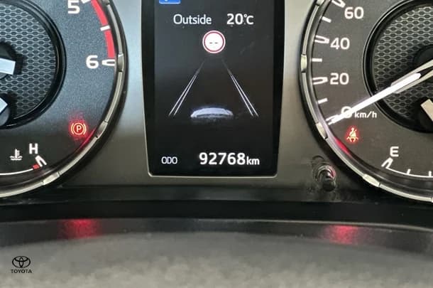 2020 Toyota Hilux SR image 19