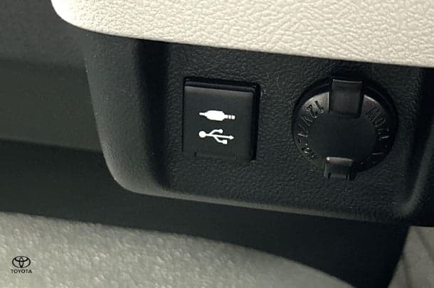 2019 Toyota Hiace LWB image 25
