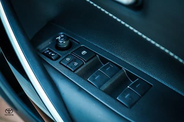 2023 Toyota Corolla Hatch Hybrid ZR image 14