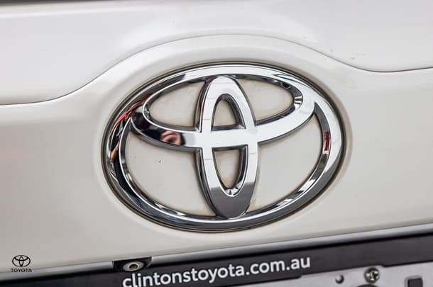 2016 Toyota KLUGER AWD GRANDE image 16