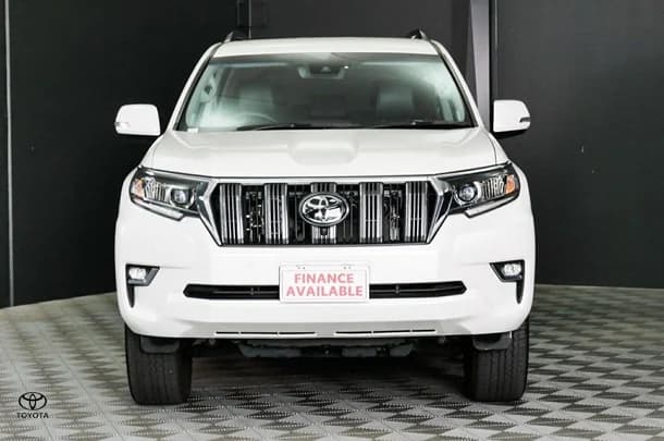 2023 Toyota Prado VX image 2
