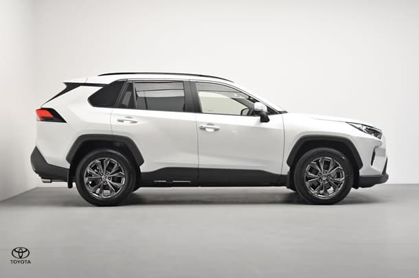 2024 Toyota RAV4 GXL-2WD image 3