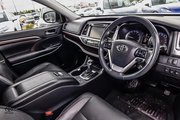 2016 Toyota KLUGER AWD GRANDE image 7