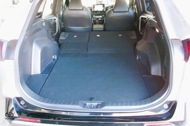 2022 Toyota RAV4 XSE image 19