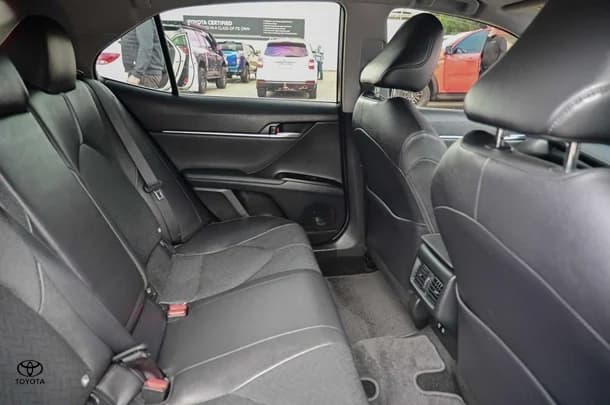 2021 Toyota Camry Hybrid SL image 7
