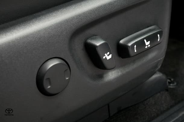 2023 Toyota Prado VX image 21