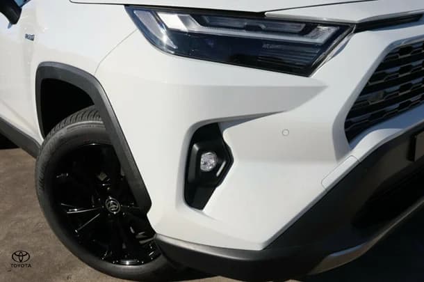2024 Toyota RAV4 Hybrid Cruiser-AWD image 2